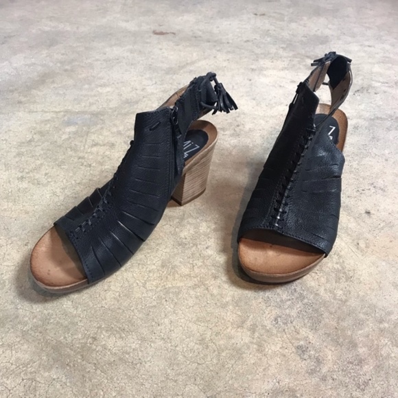 Miz Mooz New York City Maddie Heeled Sandals Black - Picture 2 of 7